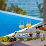 Villa Beachfront Extravaganza With Infinity Pool