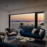 Villa Beachfront Extravaganza With Infinity Pool Vinišće