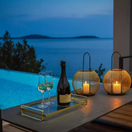 别墅 Beachfront Extravaganza With Infinity Pool *