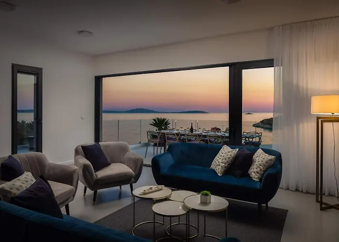 Villa Beachfront Extravaganza With Infinity Pool Vinišće