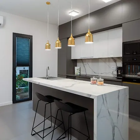 Beachfront Extravaganza With Infinity Pool