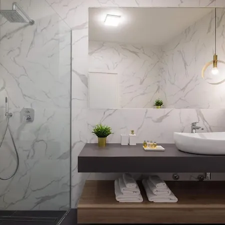 Beachfront Extravaganza With Infinity Pool