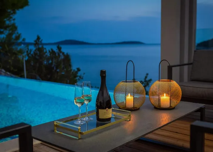 Villa Beachfront Extravaganza With Infinity Pool *