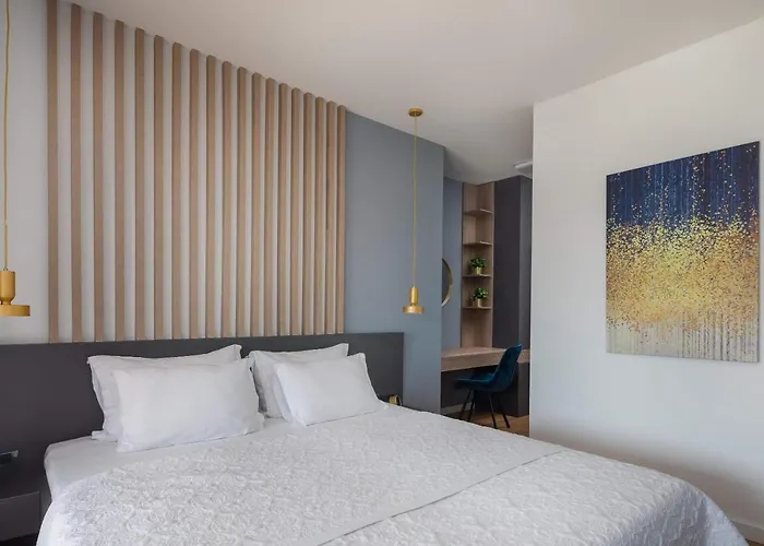 Beachfront Extravaganza With Infinity Pool Villa Vinišće