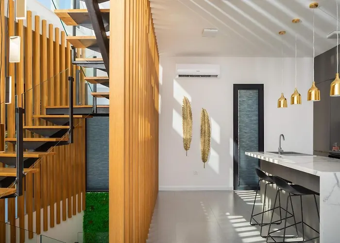 Villa Beachfront Extravaganza With Infinity Pool