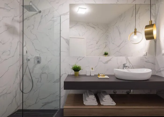 Beachfront Extravaganza With Infinity Pool