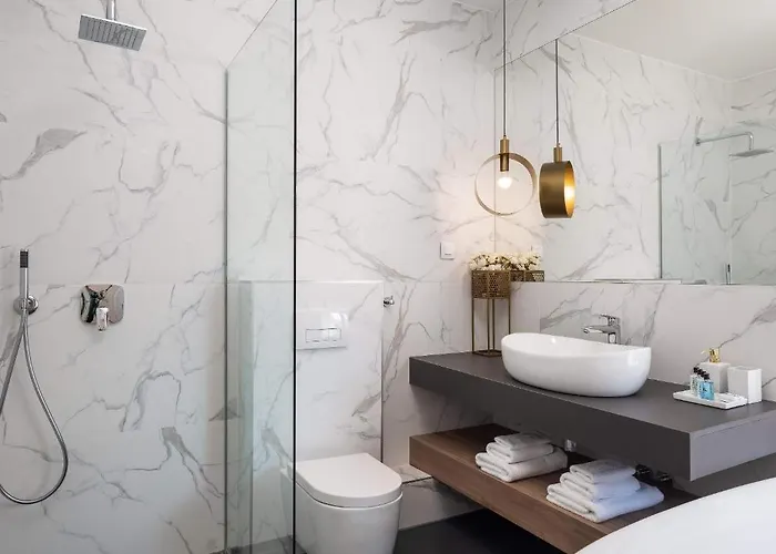 Beachfront Extravaganza With Infinity Pool Villa *